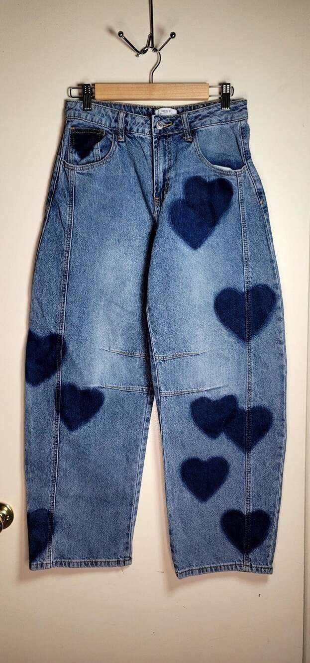 Forever 21 Premium Baggy Jeans Size 26 Blue Heart Print Denim Pants